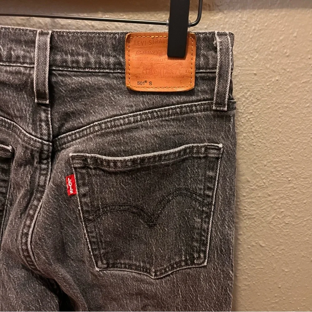Levi’s Premium 501 High Rise Straight Leg Jeans - Picture 5 of 10